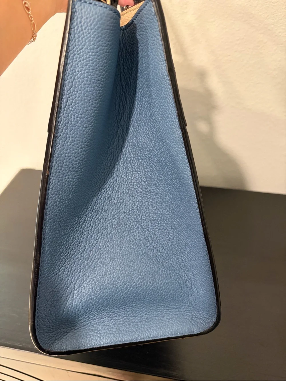Louis Vuitton City steamer leather handbag in blue - Picture 4 of 14